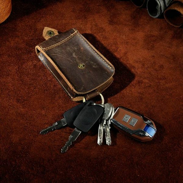 Handmade Leather Key Holder with Pull Strap and Keychain