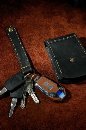 Handmade Leather Key Holder with Pull Strap and Keychain