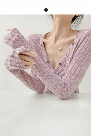 Lilac Ribbed Knitted V-Neck Top with Closed Button and Frills