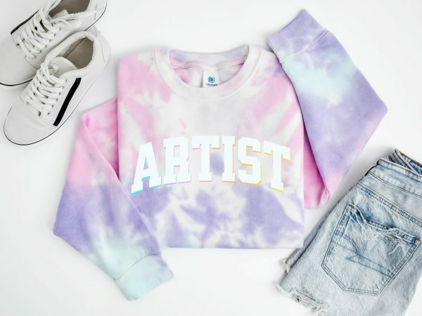 Retro Y2K Artist Sweatshirt for Trendy Art Students