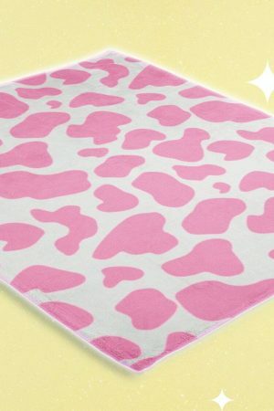 Strawberry Cow Print Velveteen Plush Blanket - Y2K Streetwear Aesthetic