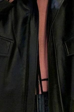 Vintage Black Leather Jacket with Oversized Fit and Y2K Zipper Closure