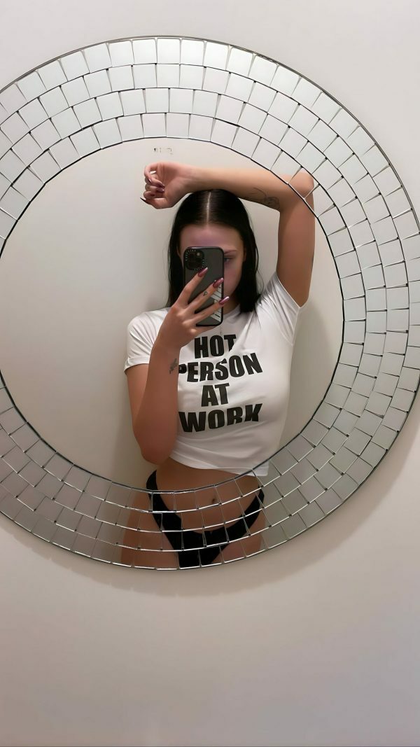 Y2K Angel Baby Hot Person At Work Crop Top - Slogan Tee