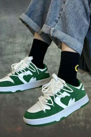 Y2K Heart Print Embroidered Sneakers for Korean Streetwear