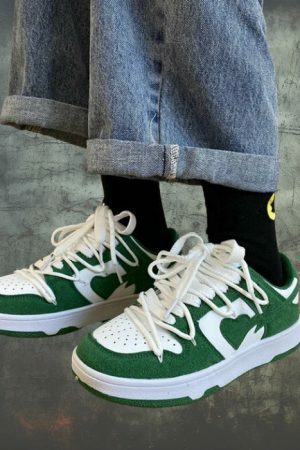 Y2K Heart Print Embroidered Sneakers for Korean Streetwear