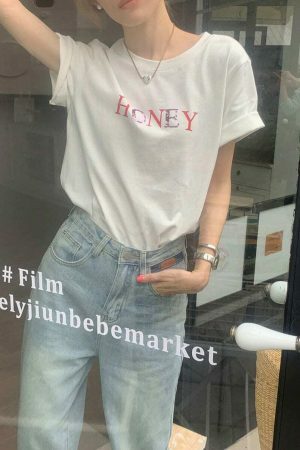 Y2K Honey Text Graphic Box T-shirt in Korean Streetwear Style