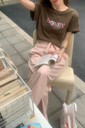 Y2K Honey Text Graphic Box T-shirt in Korean Streetwear Style