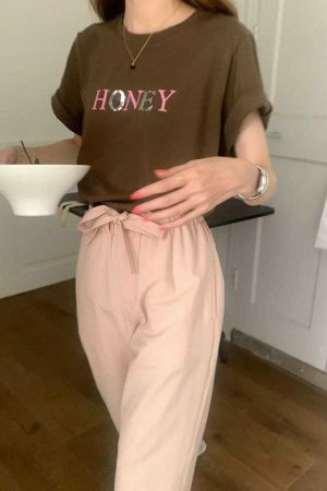 Y2K Honey Text Graphic Box T-shirt in Korean Streetwear Style