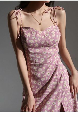 Y2K Lilac & White Floral Midi Spaghetti Strap Dress with Ruffled Hem