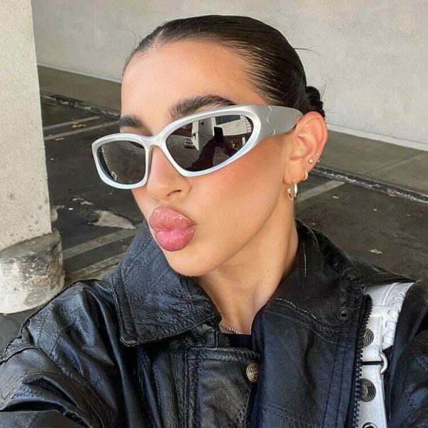 Y2K Silver Mirror Sunglasses with Futuristic Streetwear Aesthetic