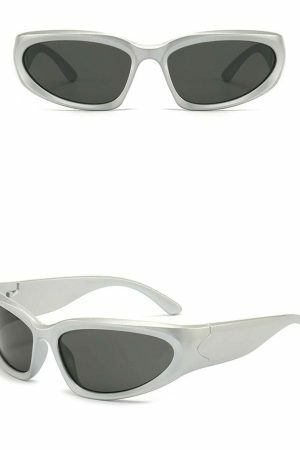 Y2K Silver Mirror Sunglasses with Futuristic Streetwear Aesthetic