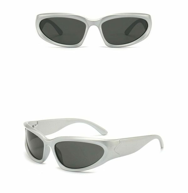 Y2K Silver Mirror Sunglasses with Futuristic Streetwear Aesthetic