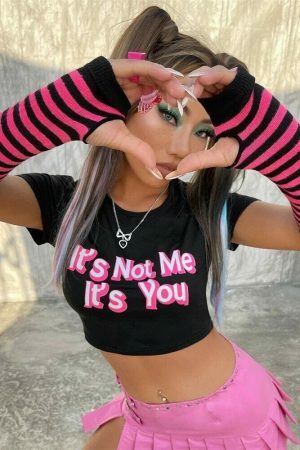 Y2K Slogan Crop Tee - It's You, Not Me - 2000s Text T-shirt - 90s Aesthetic Streetwear - Kawaii Girl Fashion