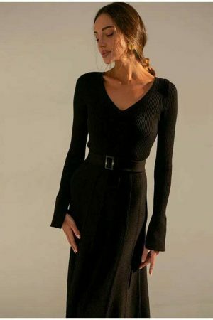 Y2K Streetwear Maxi Dress with Knitted Belt & Ribbed V-Neck