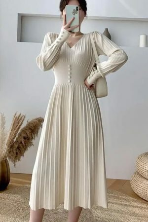 Y2K Vintage Knitted Sweater Dress in White and Black