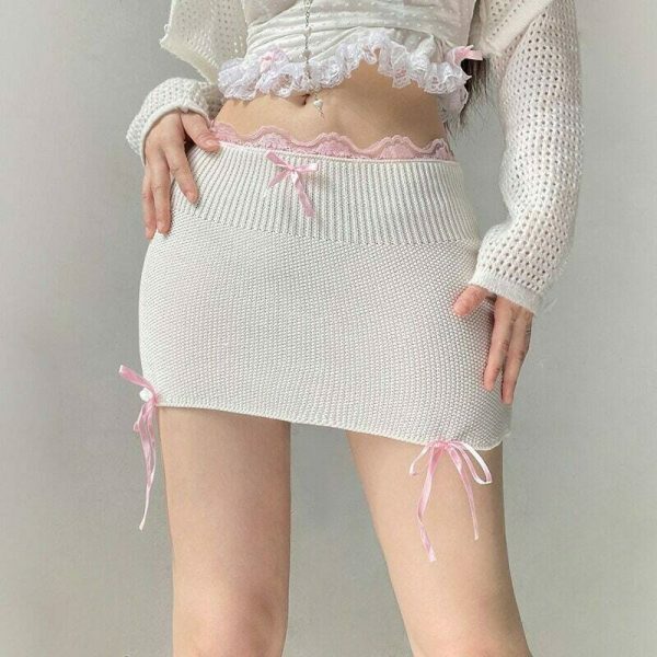 Y2K White Knitted Mini Skirt with Bow Trim & Back Slit