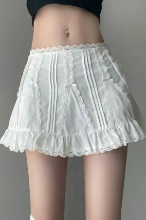 Y2K White Lace Mini Skirt - Preppy Kawaii Streetwear Aesthetic