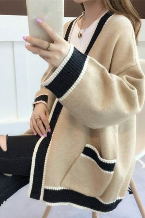 Y2K Wool Cardigan: Cozy Knitwear with Long Sleeves and V-Neck