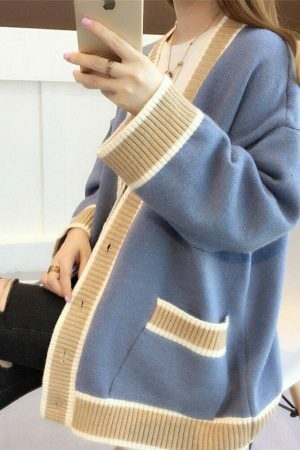 Y2K Wool Cardigan: Cozy Knitwear with Long Sleeves and V-Neck